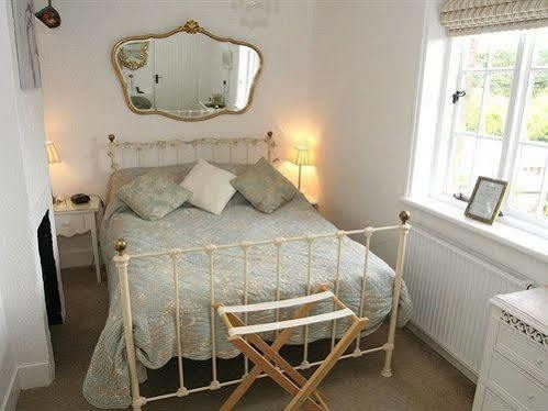 Flint Cottage Chichester Ngoại thất bức ảnh